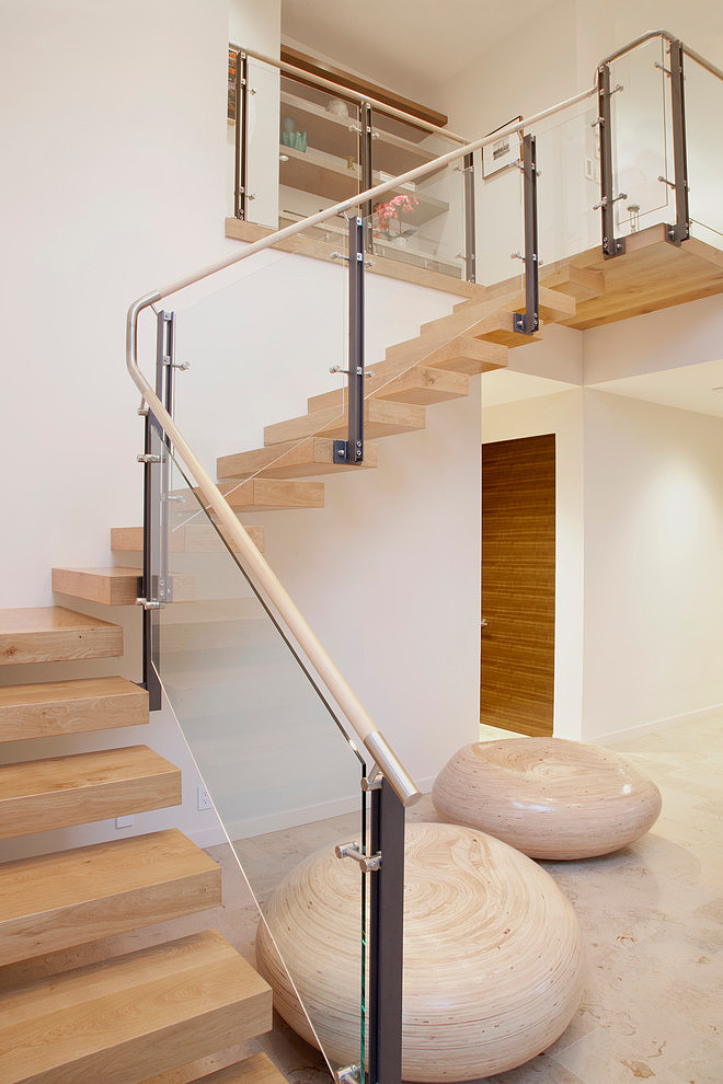 Vertical interior composition