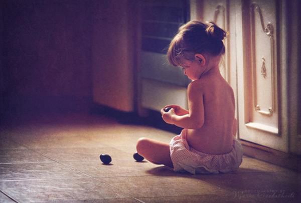 Child and family moment by Maria Gvedashvili
