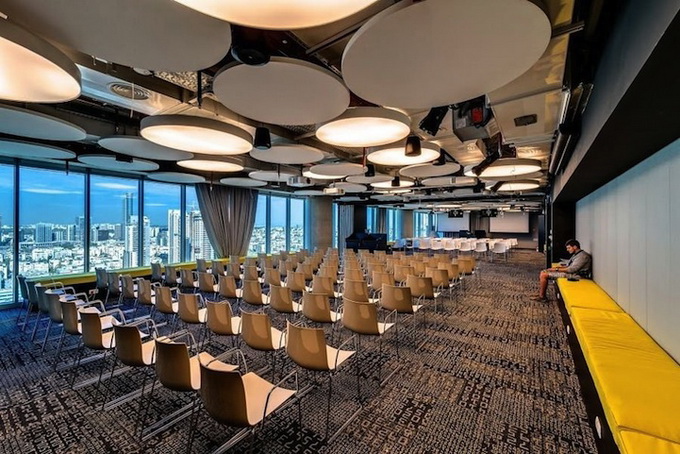 Google Tel Aviv workplace corridor