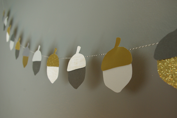 Acorn garland