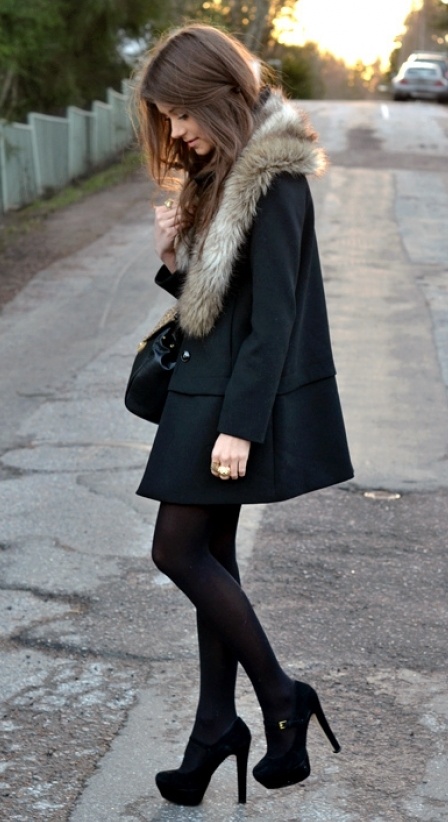 Accessory-focused street fashion portrait