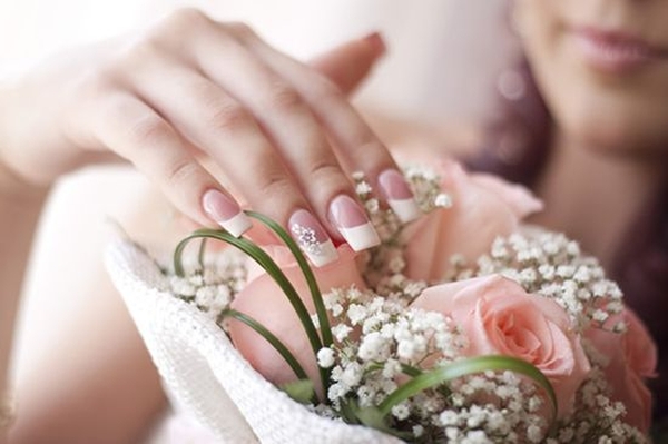 Soft glam bridal nails