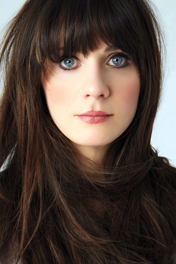 Curtain-inspired bang hairstyle