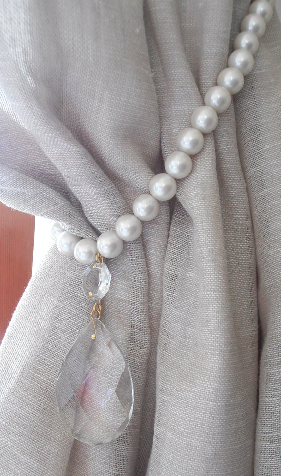 Living room curtain with tieback