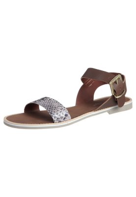 Strappy sandals for weekend wear
