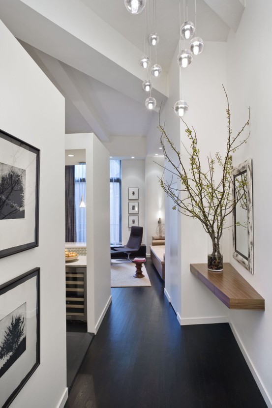 Hallway mirror and decor