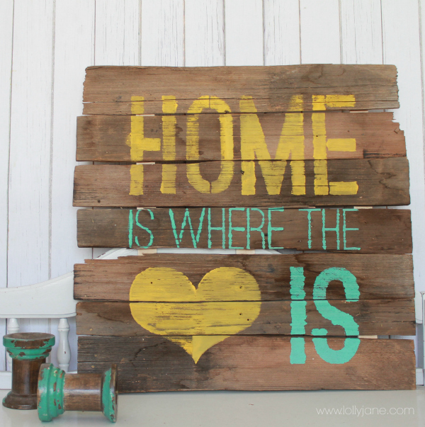 DIY mini pallet sign