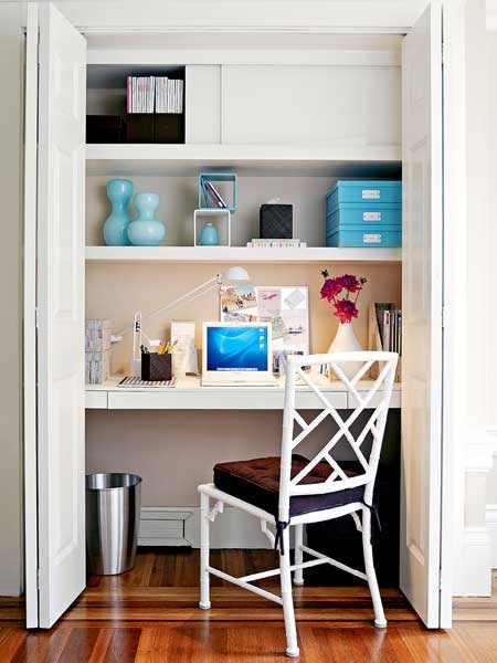 Home closet turned into a study nook