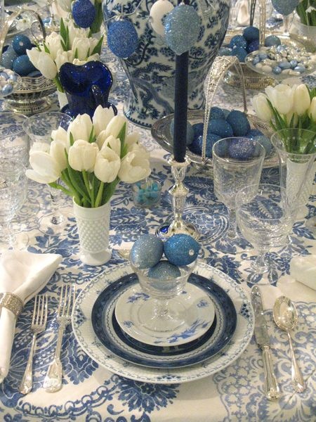 Soft spring Easter table colors