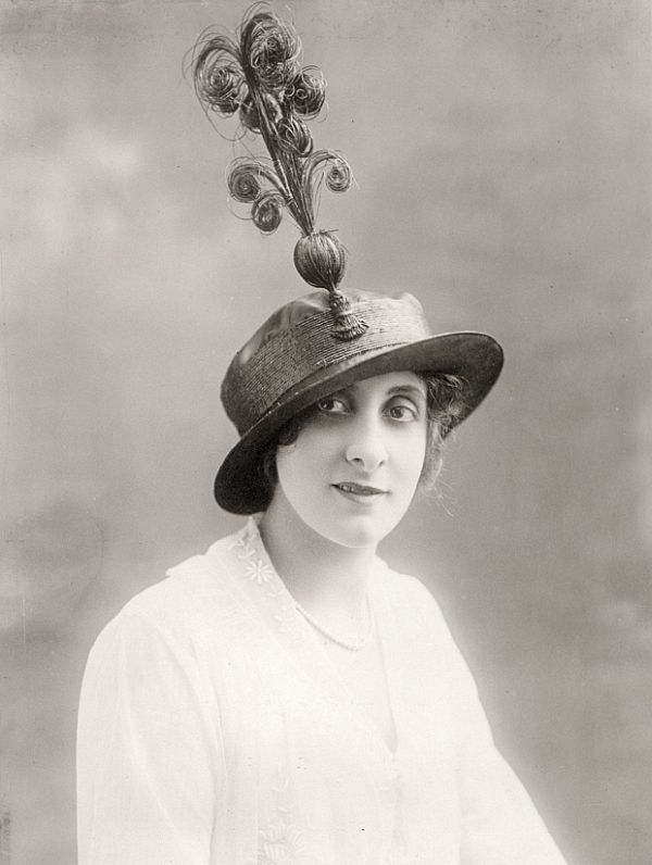 Woman’s hat portrait from the 1913–1915 fashion years