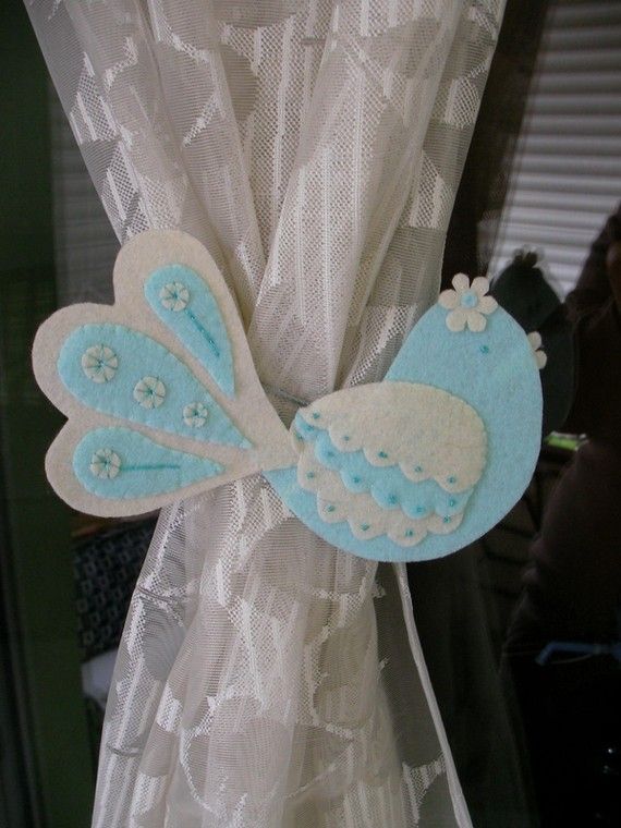 Elegant curtain holdback style