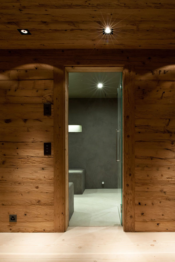 Bathroom finished in mineral plaster
