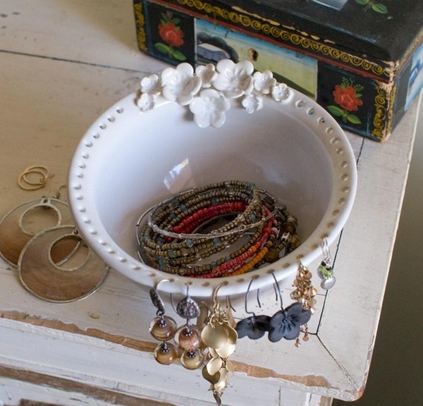 Finished crafty jewelry organizer