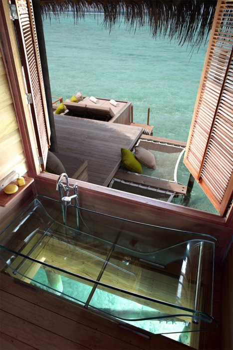 Stone bathtub design idea