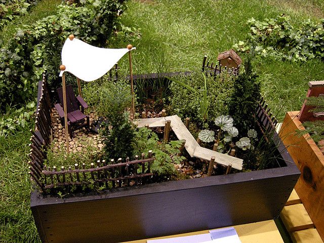Crafty miniature garden layout
