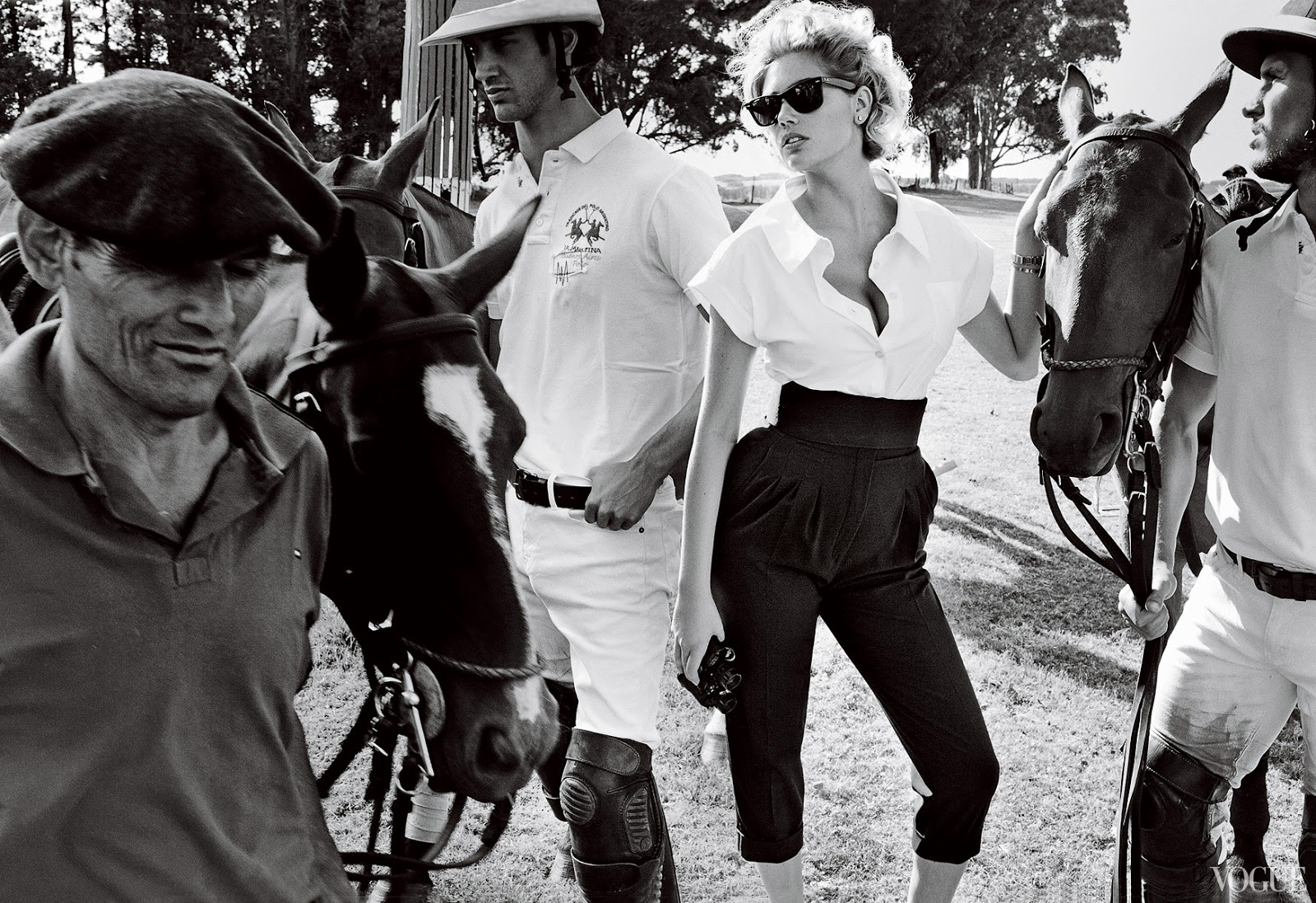 Kate Upton Mario Testino Vogue June 2013 editorial