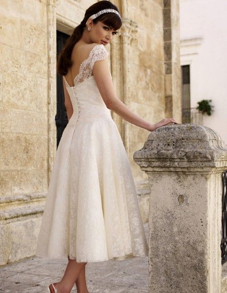 Short vintage bridal look