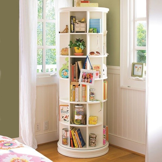 Under-stair bookcase niche