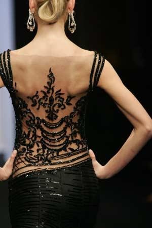 Black dress close-up styling