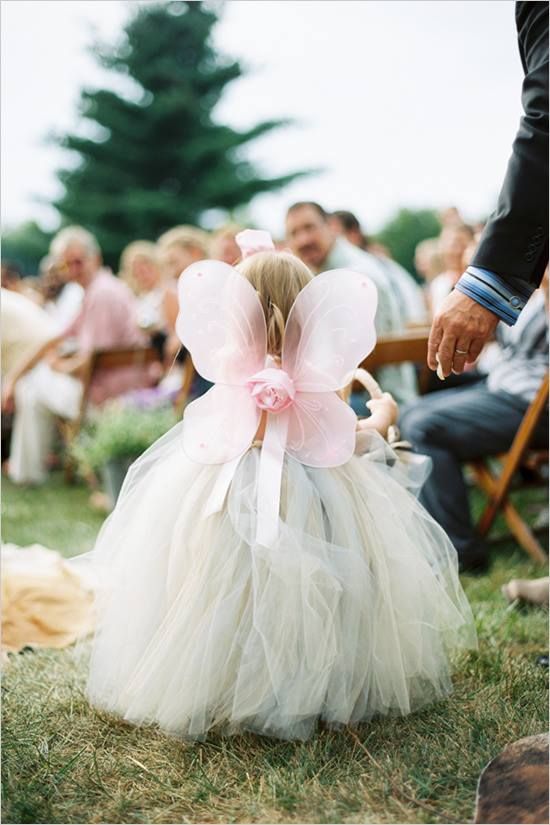 Wedding flower girl idea