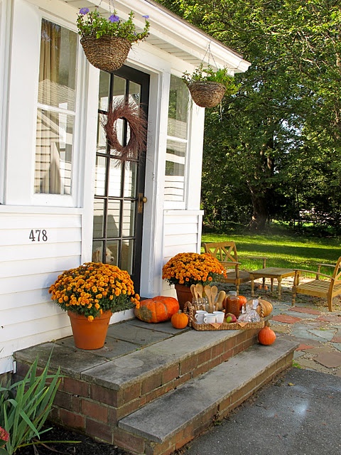 Cozy fall porch decoration