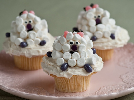 Spring pastel Easter cupcakes