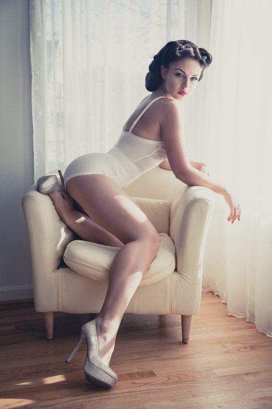 Elegant pin-up boudoir portrait