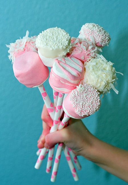 Homemade marshmallows Valentine gift